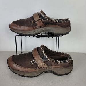 Merrell Encore Womens Size 7 Coffee Suede Leather Slip On Mocs Clogs J66238